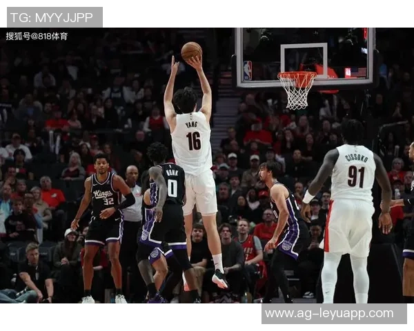 菜鸟杨瀚森表现亮眼乐福助攻助力哈珀状态回暖球队期待新突破