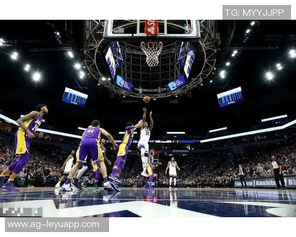 文班在禁区内的攻防威慑力展现21分钟正负值21助雷霆逆转局势