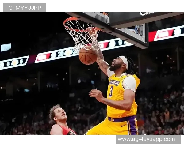 浓眉下半场发力狂砍15分14板3帽关键时刻助湖人逆转取胜